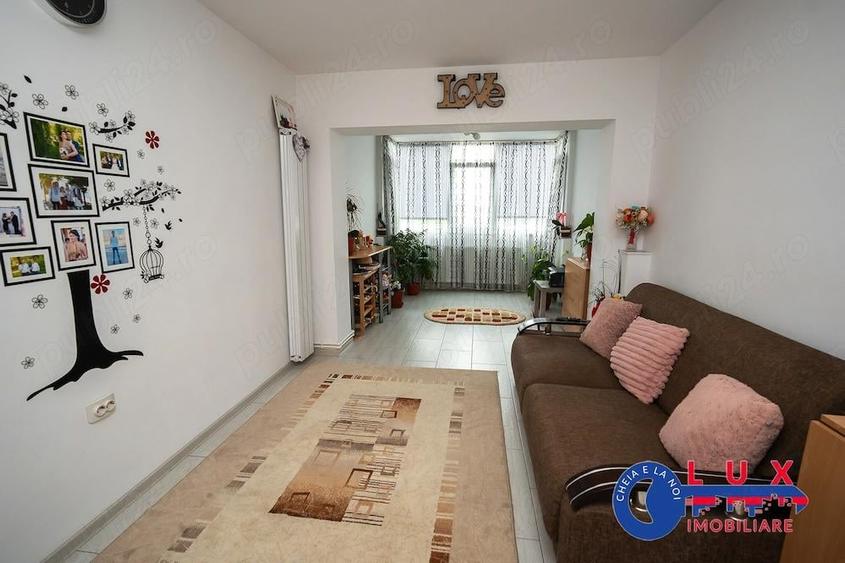 Apartament cu 4 camere decomandat în Babadag
