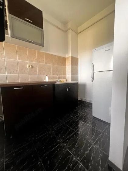 Garsonieră decomandată în Plopilor