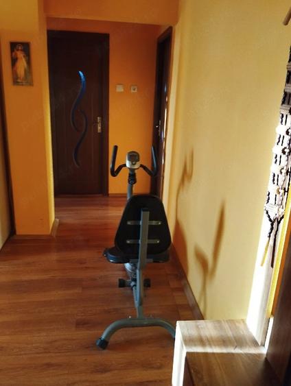 Vand in Tudor,apartament cu 2 camere,str Rodniciei,confort 1,decomandat ,etajul 4 ,2 balcoane. - 4