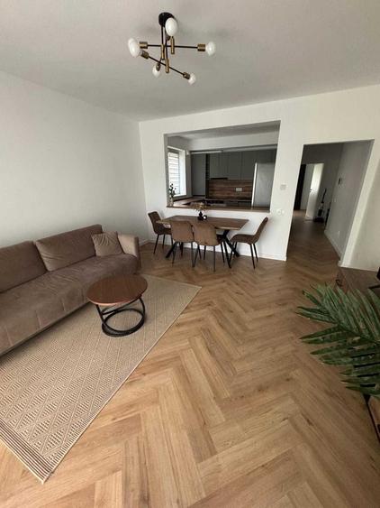 Apartament cu 2 camere semidecomandat în Cristian