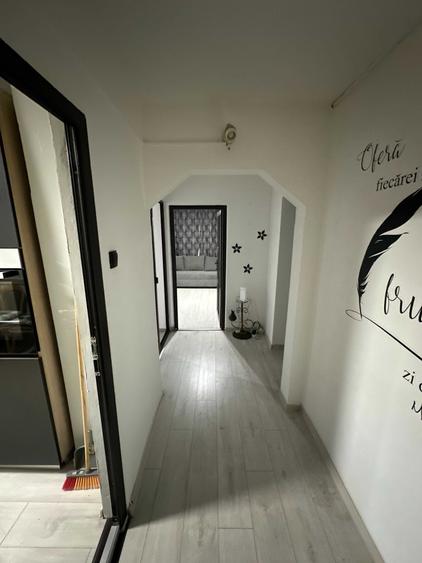 Apartament cu 4 camere decomandat în Central