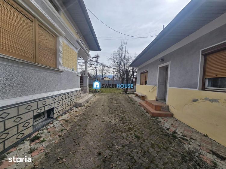 Casă cu 4 camere cu Teren 1700 Mp în Lisa