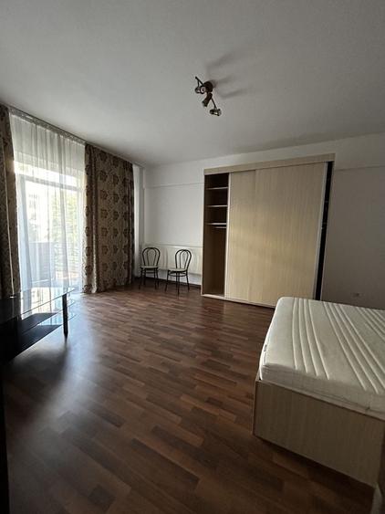 Garsonieră decomandată în Nord
