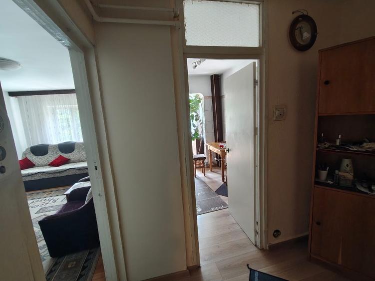 Apartament cu 3 camere în Mihai Bravu