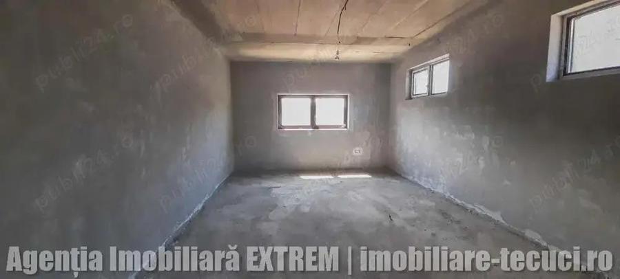 Casa cu 8 camere ?i 800 mp curte, la ro?u, in Tecuci - 14