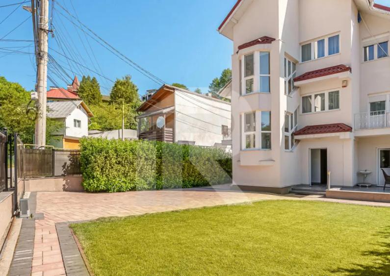 Vila de vanzare in Bu?teni 8 dormitoare, vedere dire - 6