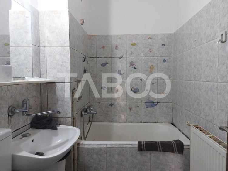 Apartament 2 camere decomandate 35 mp parter zona Stejarului Cisnadie - 10