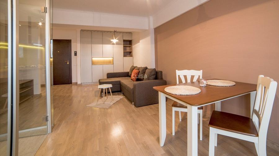 Apartament de doua camere de inchiriat zona Victoriei