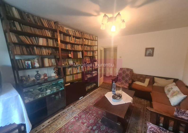 Apartament cu 3 camere de vanzare in Campina - Zona Liceu...