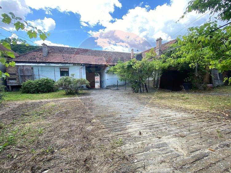 Casă cu 4 camere cu Teren 2174 Mp în Motiș