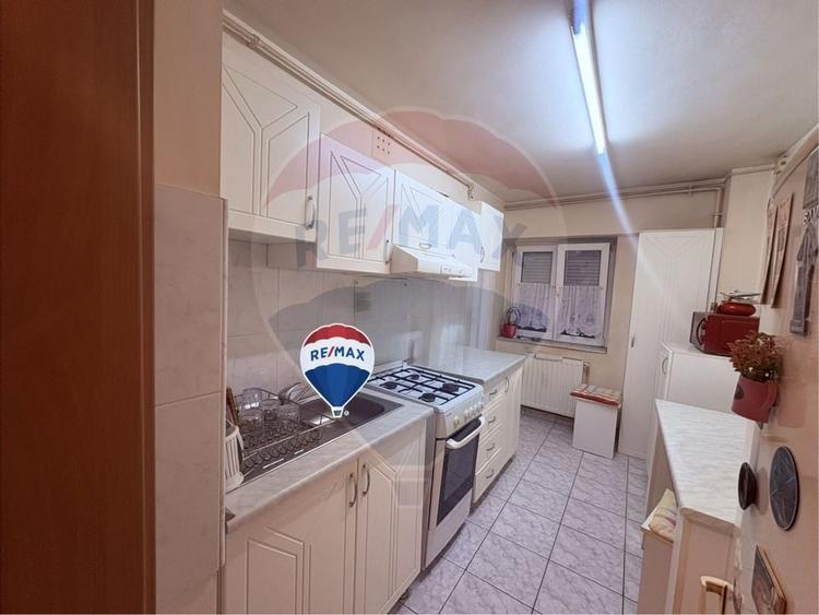 Apartament cu 2 camere -parter, cu centrala proprie - 2