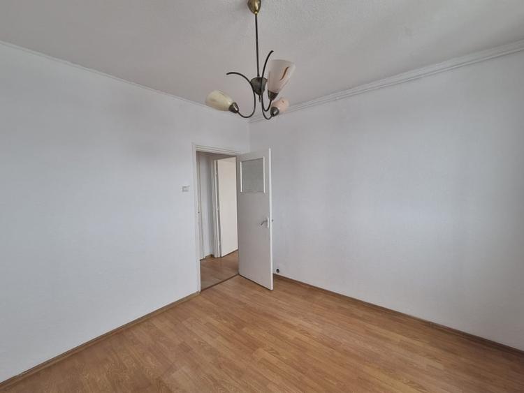 METROU 1 MAI apartament 2 camere FARA RISC SEISMIC - se accepta credit - 4