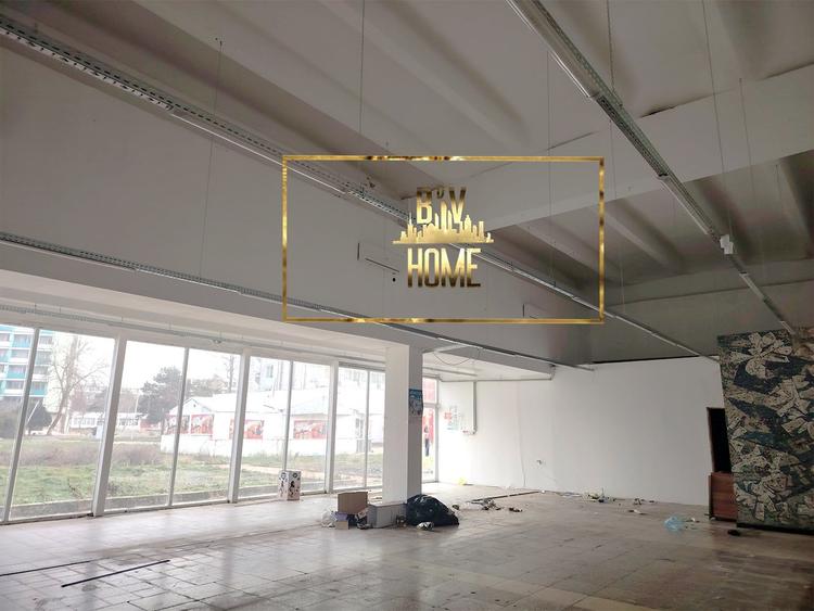 Spatiu comercial vitrat la 100 m de plaja - 1