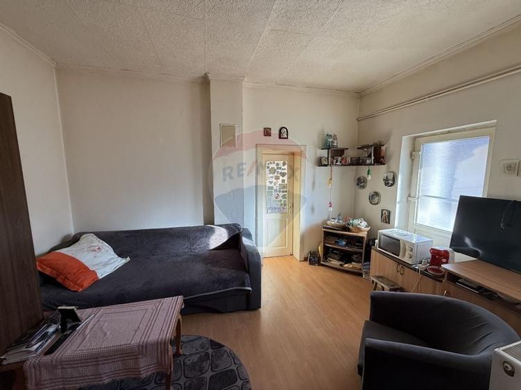 Casa de vânzare in centrul orașului Câmpulung la preț de apartament - 6