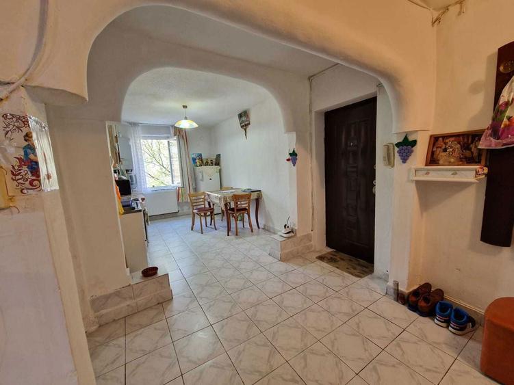 Apartament de vanzare 3 camere 70 mp etaj 1 zona Sens Bistrita - 1