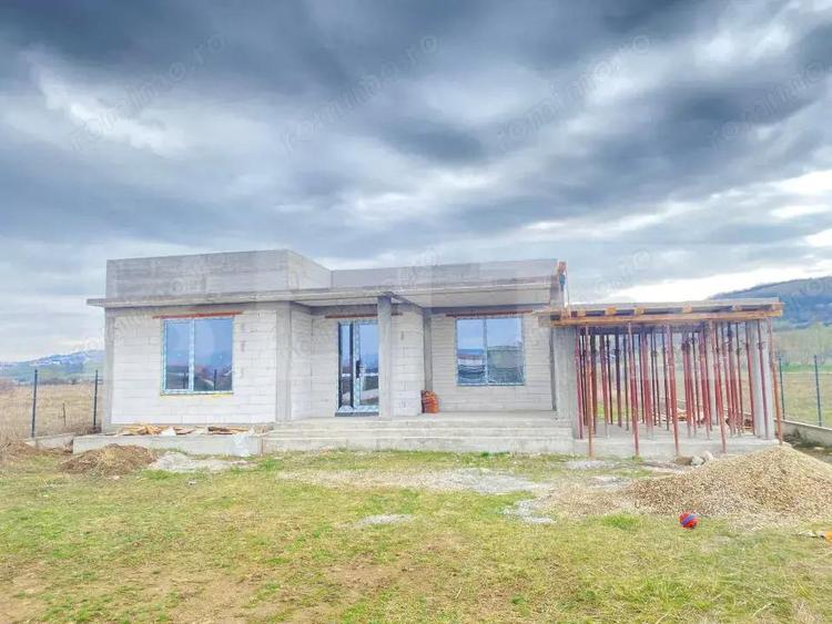 Casa la rosu cu 3 dormitoare,2 bai,141mp - 8