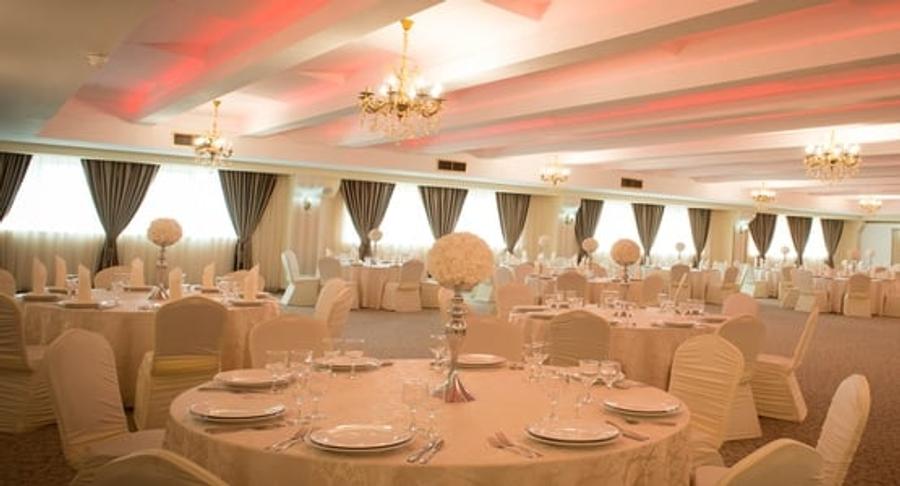 Spatiu evenimente tip ballroom, 440 mp + 1000 mp parcare privata - 3