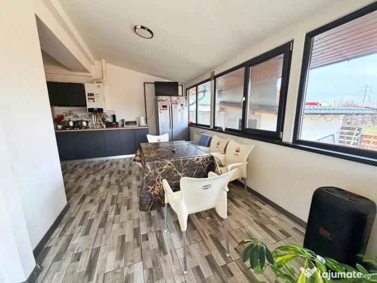 Casă cu 5 camere cu Teren 400 Mp în Smeura