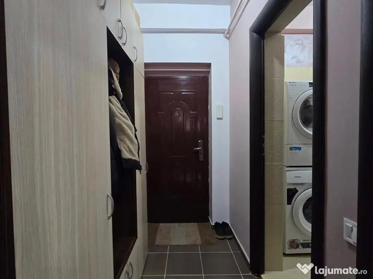 Vand garsoniera in dobroesti central - 1