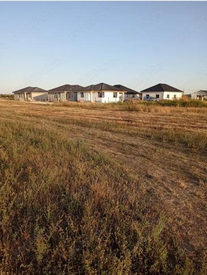 Dau in chirie teren in localitatea Cihei, comuna Sanmartin - 2