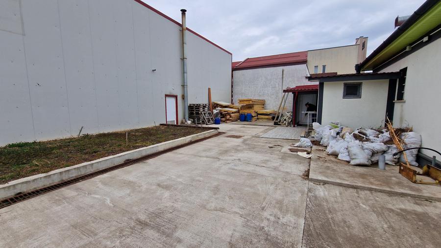 De vanzare Spatiu Sad + Locuinta zona Dambovita - 5