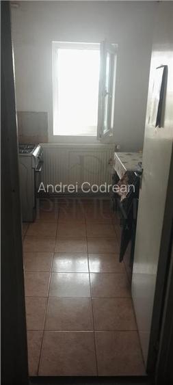 Lipovei - 2 Camere - Decomandat - Centrala termica proprie - Etaj intermediar -