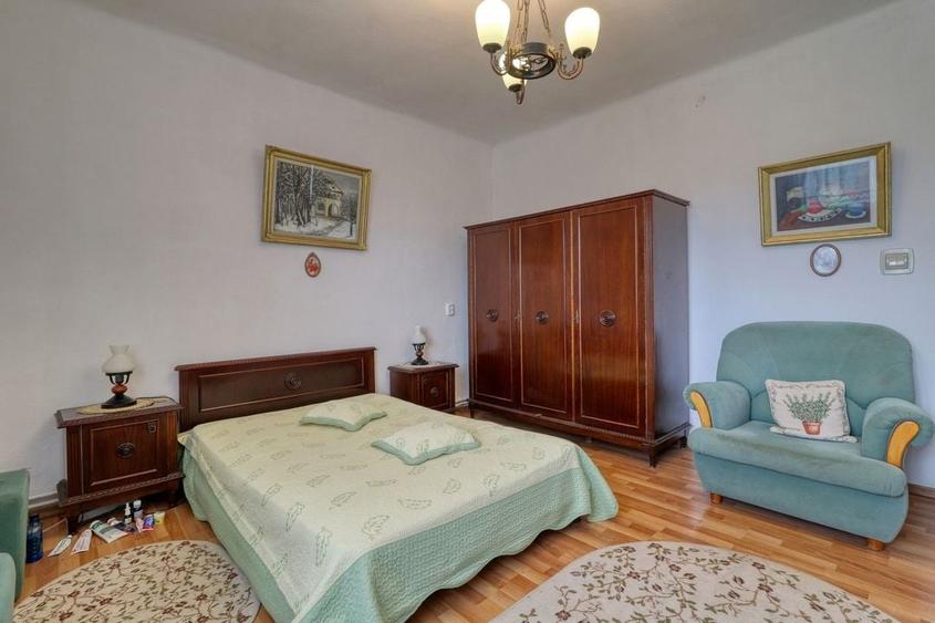 Investitie -Oportunitate - Casă boierească  de poveste- 7000 mp teren, - 26