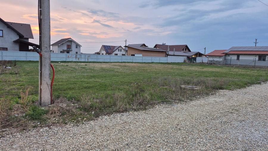 Vand teren intravilan in Apateu cartierul nou - 1