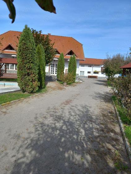 Vanzare casa + anexa + curte foarte spa?ioasa (2550 mp) - 1