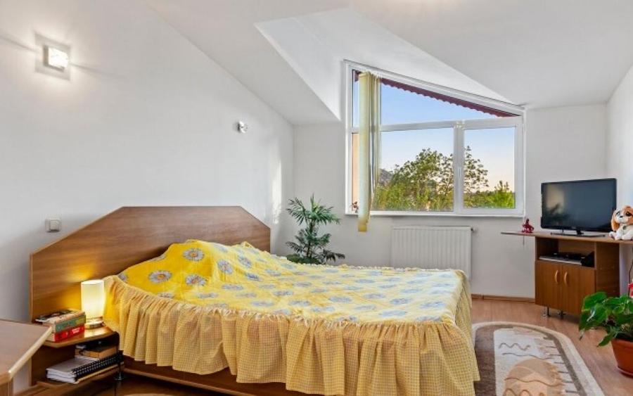 Vila de vanzare,7 camere,teren 1080mp,zona lacului Fundeni,600.000euro - 4