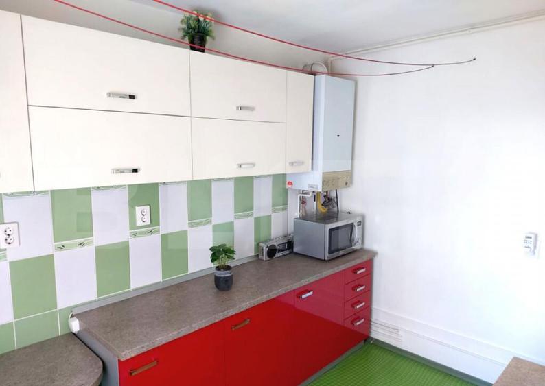 Apartament de vanzare, cu garaj si pivnita, zona Tudor - 5