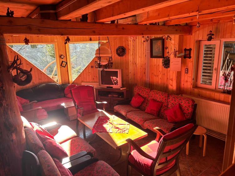 Pensiune in Vartop, Arieseni, listata pe Booking, 130.000 EUR - 2