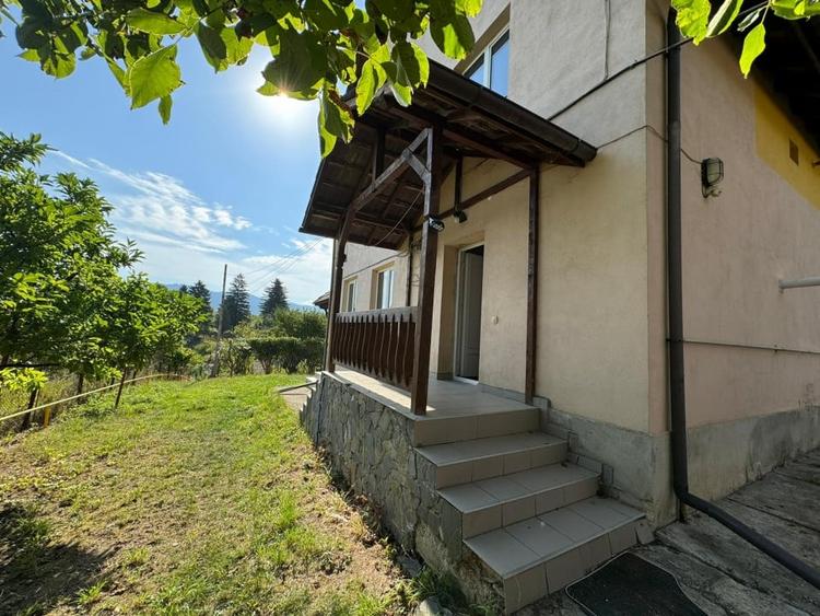 Casa in Săcele poziționată într-o zona linistita, comision 0 - 18