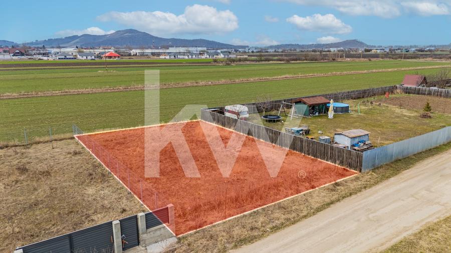 Teren intravilan Hărman, 500 mp, zonă bună, vecinătăți construite, comision 0%. - 1