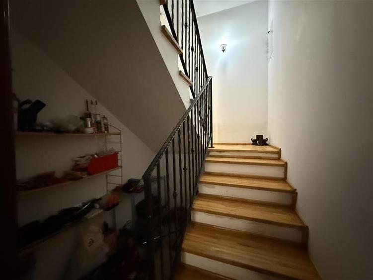 Proprietate deosebita de vanzare in centrul Bacaului- eleganta, istorie si inves - 37