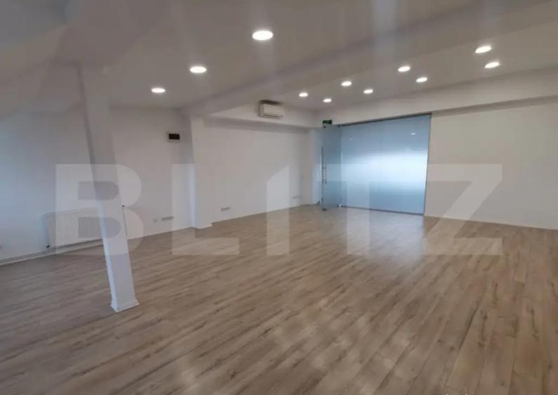 Spatiu Open-Space, 65mp, zona Piata 1 Mai - 2