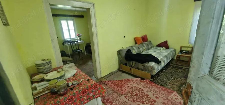 Casă cu 3 camere cu Teren 1853 Mp în Devesel