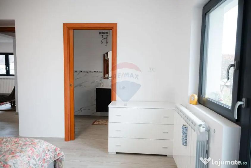 Casa / Vila cu 5 camere de vanzare - 8