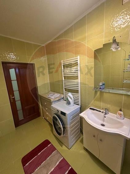 Casă spațioasă 6 camere, 2 băi, garaj spatios și terasă /0% comision - 30