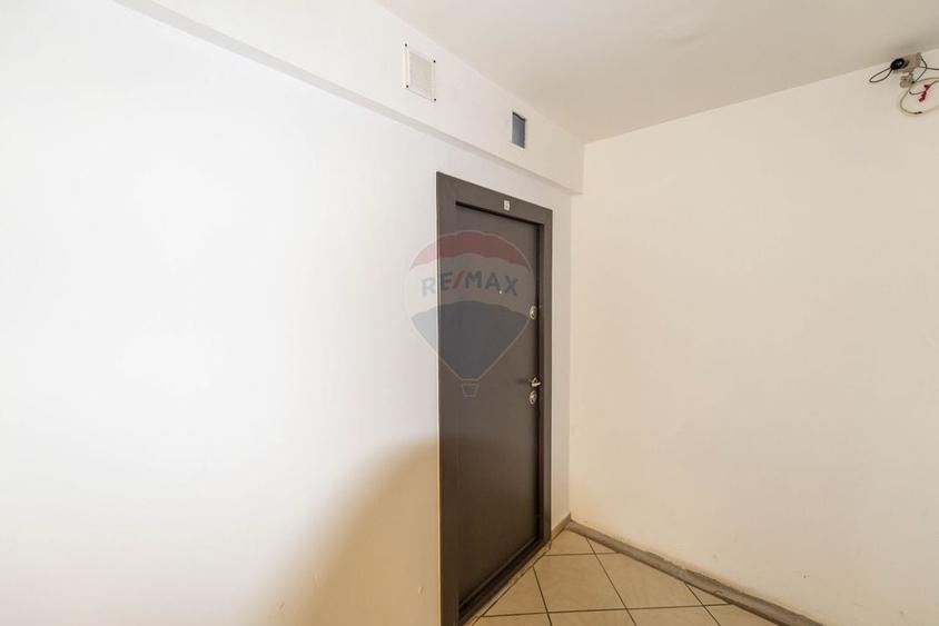 Garsoniera renovata de vanzare strada Mizil zona Trapezului Salajan - 11