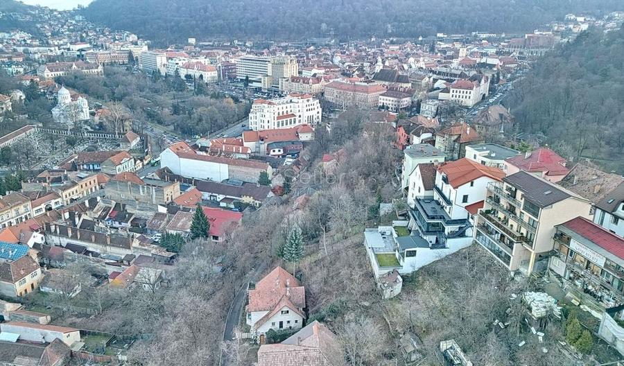 Teren intravilan, ultracentral. - 31