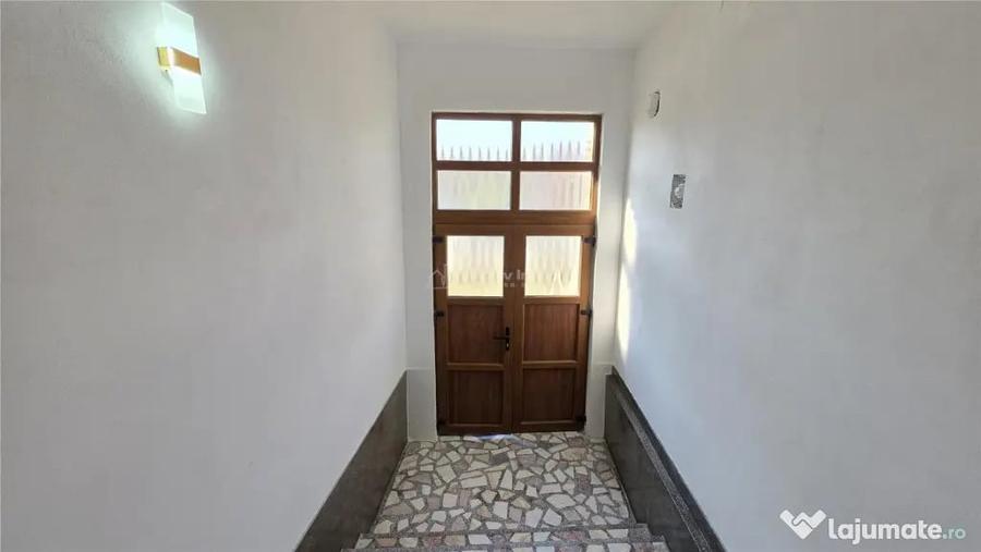 Spațiu comercial, de 130 mp, în Răcășdia