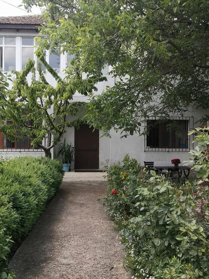 Constanta, Lazu, vila 5 camere, p+1, 360mp cu gradina deosebita - 2