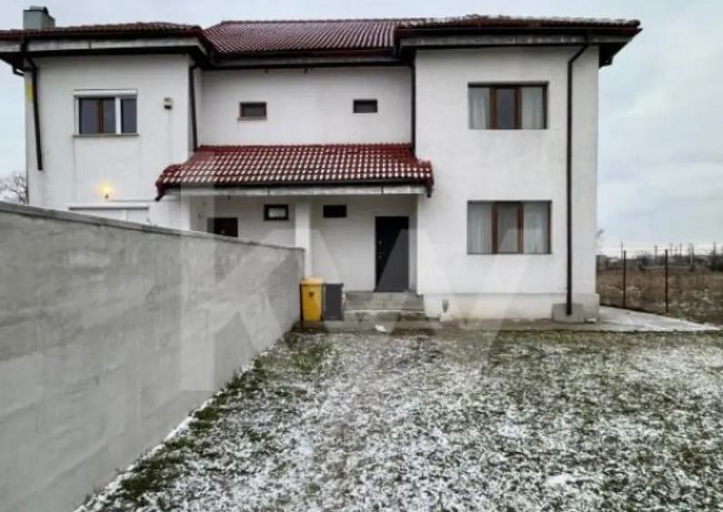Duplex de Vanzare in Carcea Zona Metro | Modern ?i S - 13