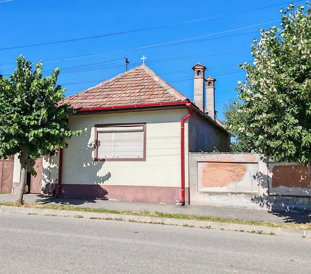 Râșnov - zona Eminescu, casa cu 1000 mp teren. - 1