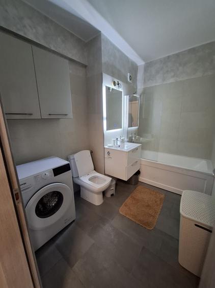 Apartament cu 2 camere decomandat în Calea Moldovei