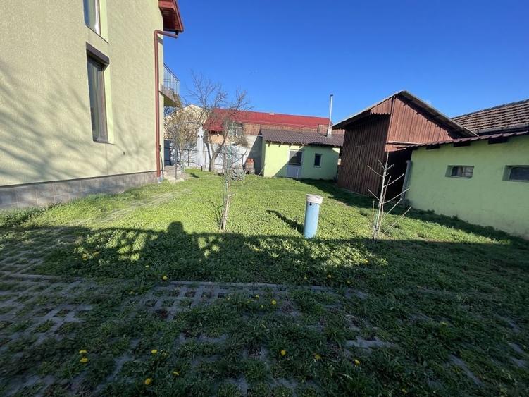 Casa spațioasă  P+1E,526 mp teren-strada liniștită. - 4