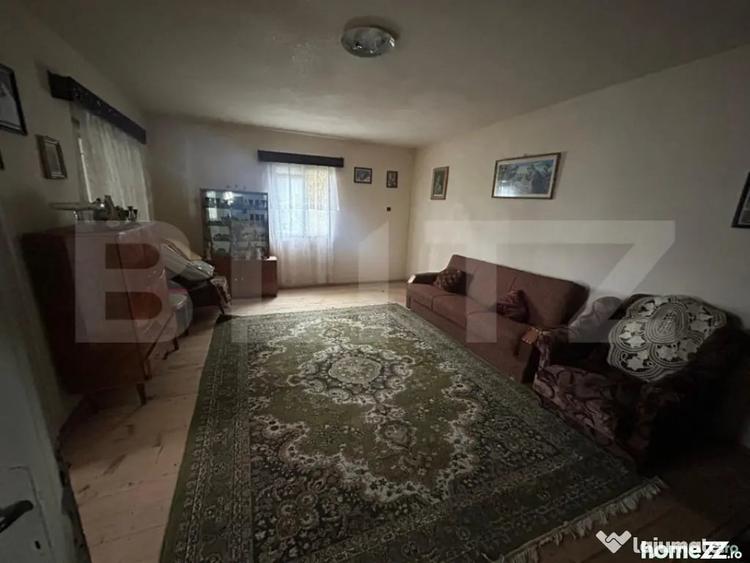 Casă cu 3 camere cu Teren 2700 Mp în Central