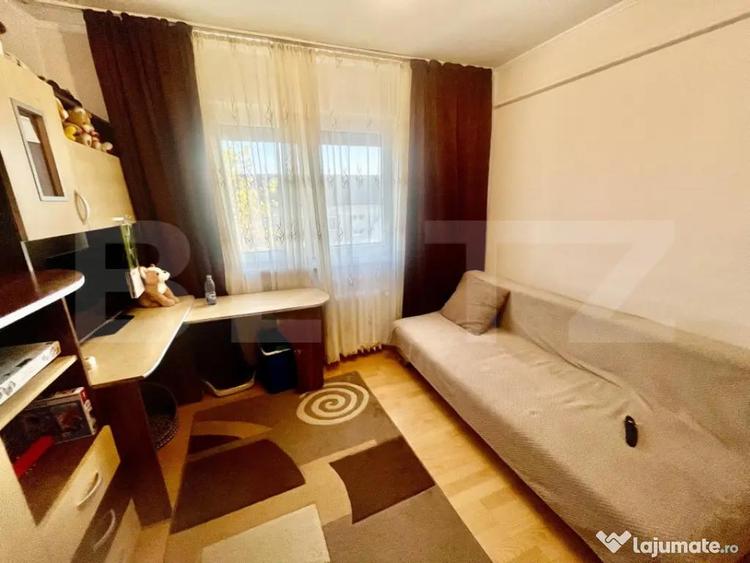 Apartament 2 camere, semidecomandat, mobilat, cu loc de parc - 1