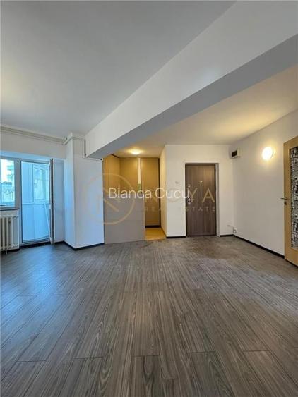 Vanzare apartament de 3 camere in zona Alba Iulia cu terasa proprie Vanzare apartament de 3 camere in zona Alba Iulia cu terasa proprie